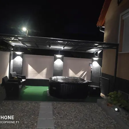 L'aomur Apartman * Balatonlelle