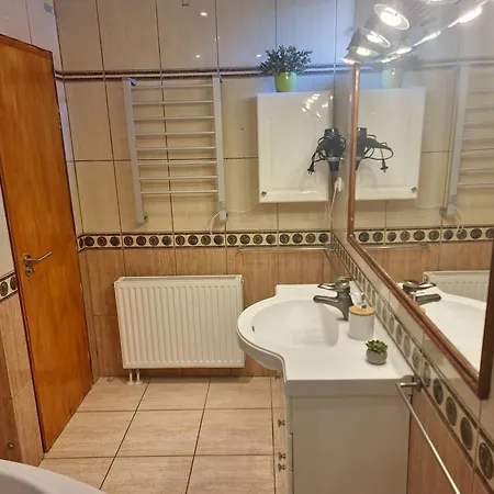 L'aomur Apartman *