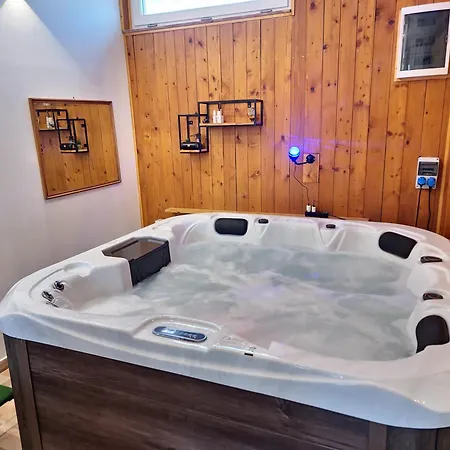 L'aomur Apartman Apartment Balatonlelle