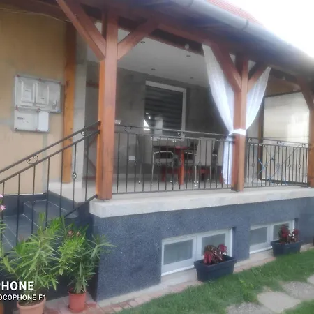 L'aomur Apartman *